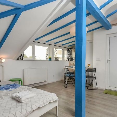 The Ivy House - A Cozy Attic Near The City Center By Flat Mаnager София Экстерьер фото