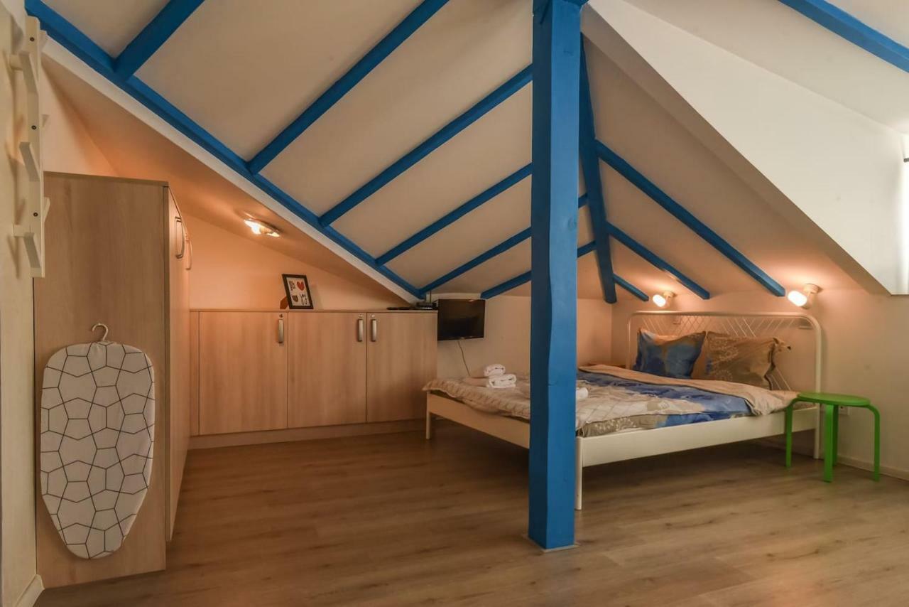 The Ivy House - A Cozy Attic Near The City Center By Flat Mаnager София Экстерьер фото